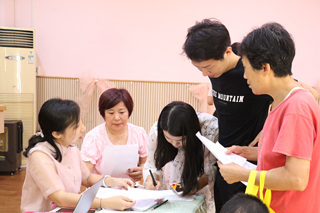 党员教师进社区，科学育儿暖人心——湘湖幼儿园开展早期教育咨询活动